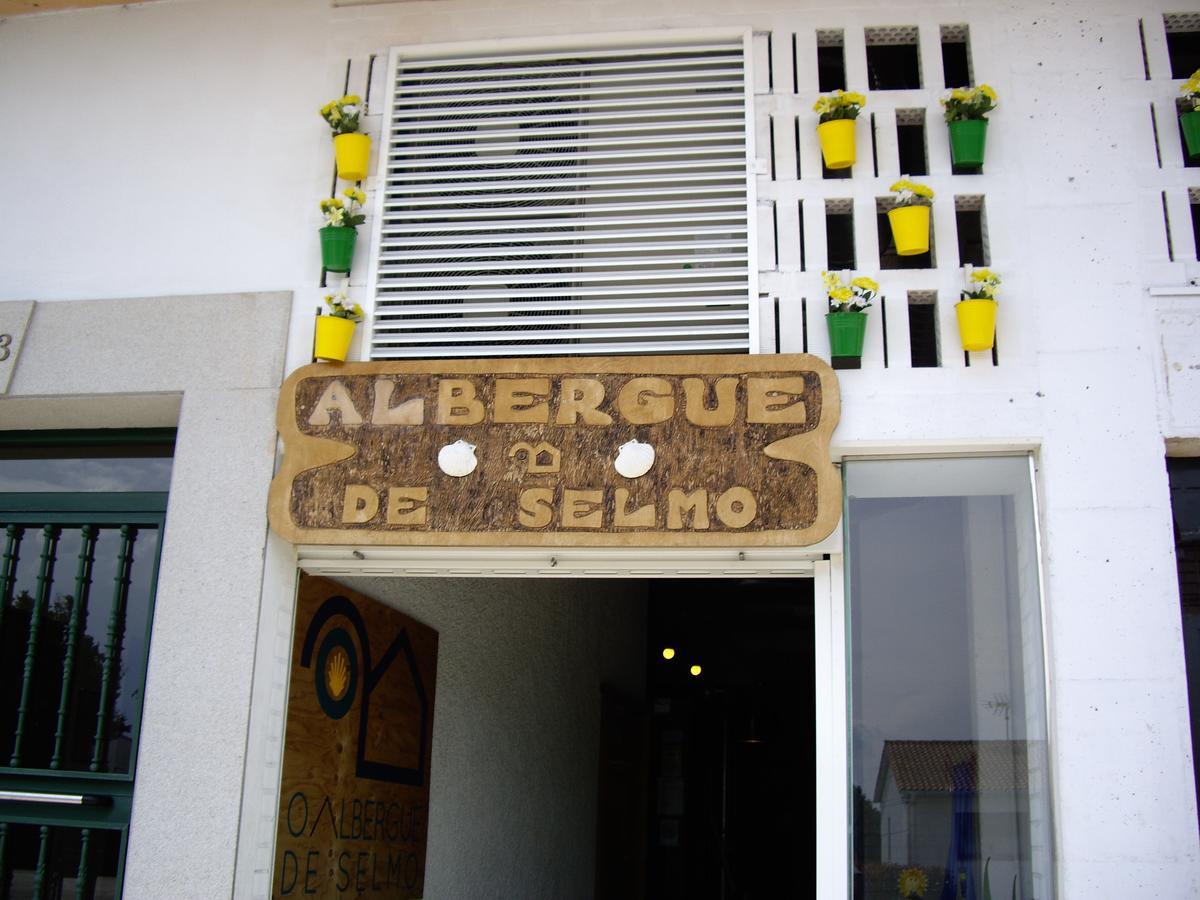 O Albergue De Selmo Arzua Ngoại thất bức ảnh